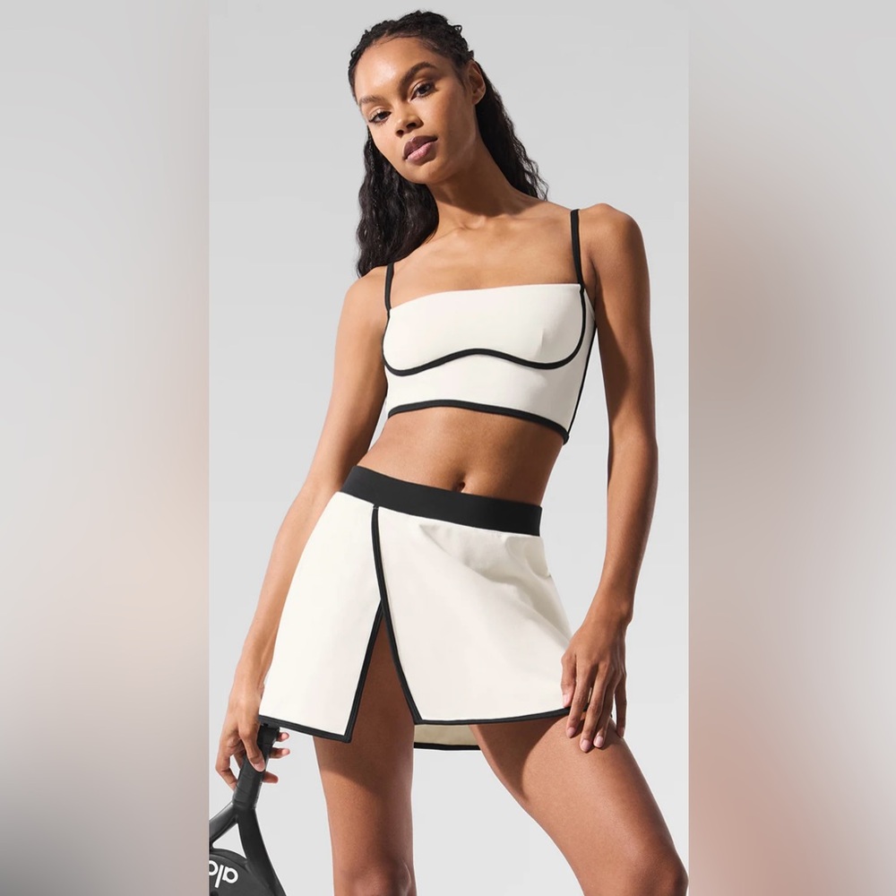 Alo Yoga NWT Airbrush Streamline Bra Tank Top Ivory Black Size S